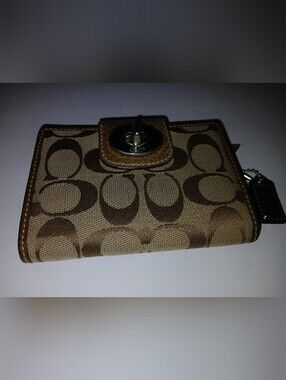 Coach Turnlock Signature Canvas Medium Bifold Wallet